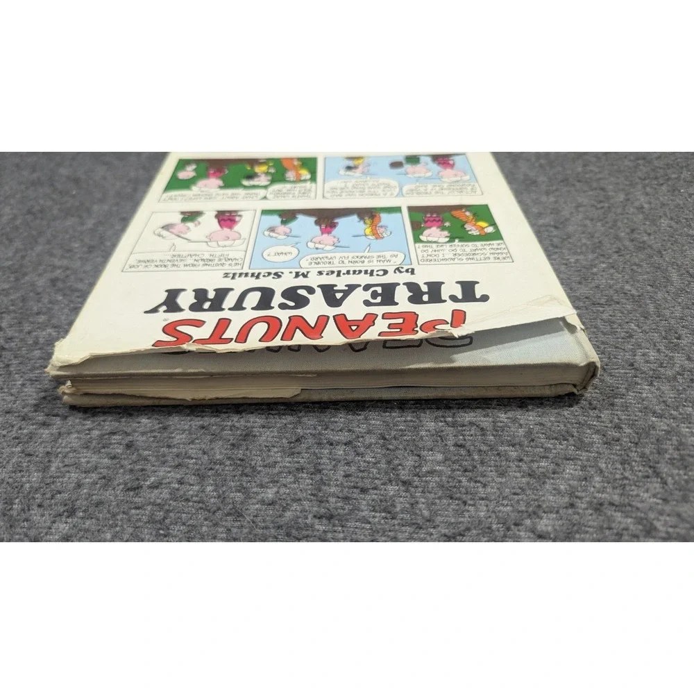 Peanuts Treasury Book Charles Schultz 1968 HC  1st Edition Snoopy Charlie Brown‎